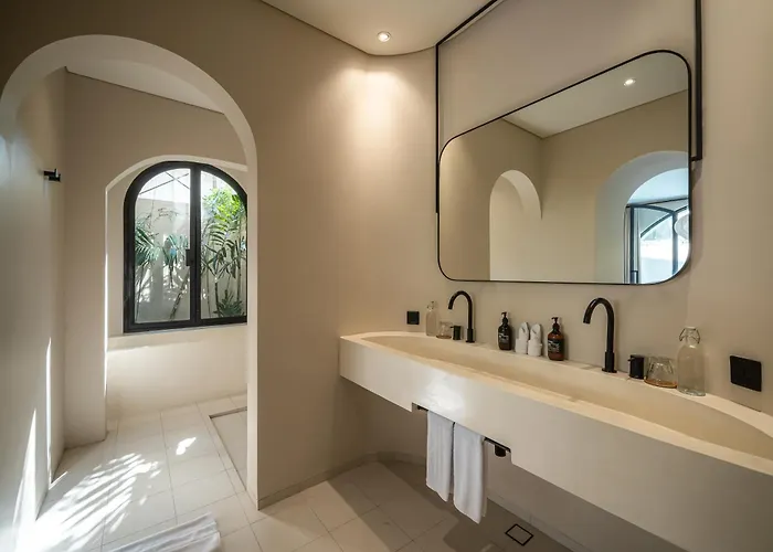 Padang Senang - Tropical Luxe 3br, Short Walk To The *