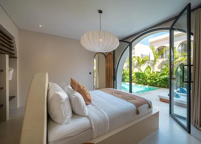 Villa Padang Senang - Tropical Luxe 3br, Short Walk To The *