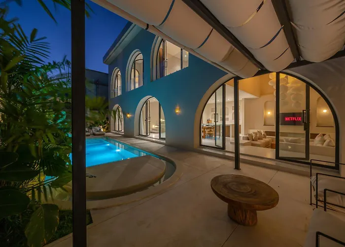 Padang Senang - Tropical Luxe 3br, Short Walk To The Villa