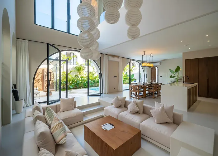 Padang Senang - Tropical Luxe 3br, Short Walk To The Villa *