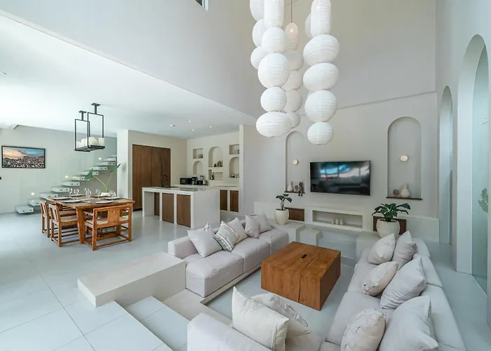 Villa Padang Senang - Tropical Luxe 3br, Short Walk To The *