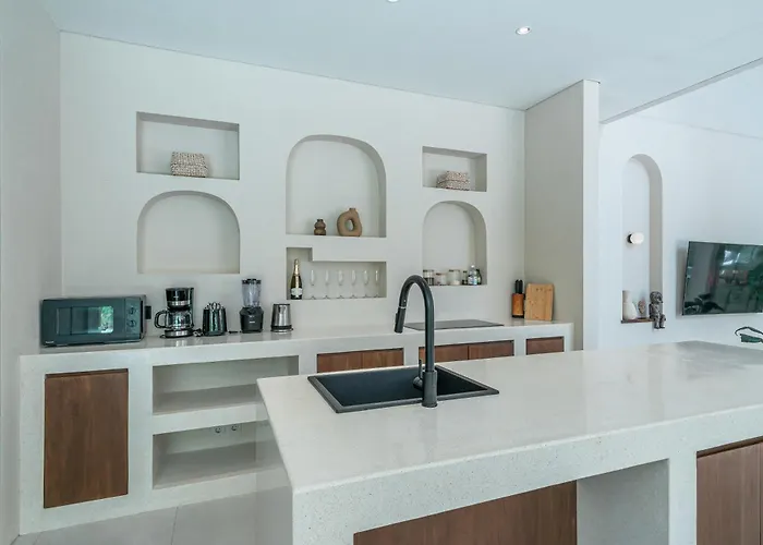 Padang Senang - Tropical Luxe 3br, Short Walk To The
