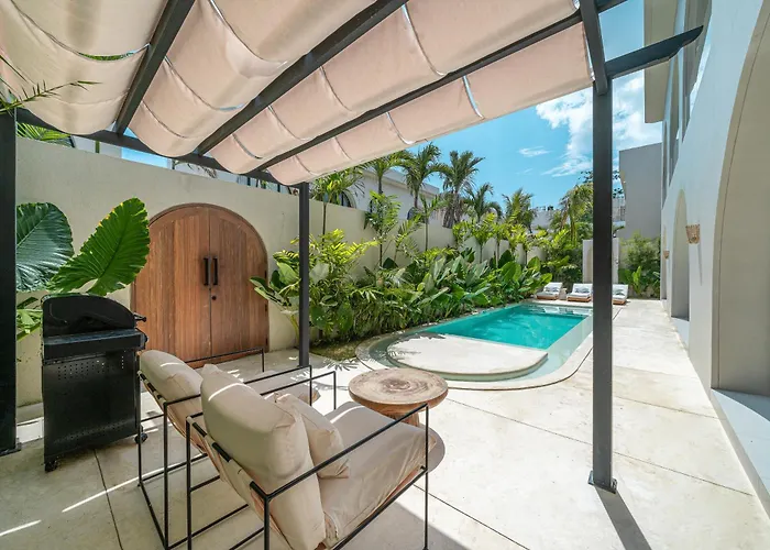 Villa Padang Senang - Tropical Luxe 3br, Short Walk To The *