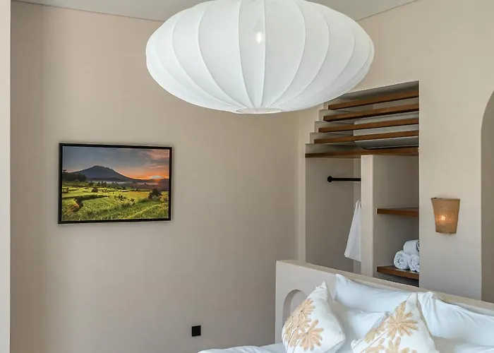 Padang Senang - Tropical Luxe 3br, Short Walk To The Villa Uluwatu