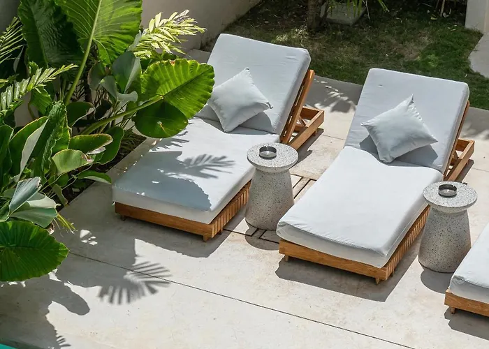 Padang Senang - Tropical Luxe 3br, Short Walk To The Villa