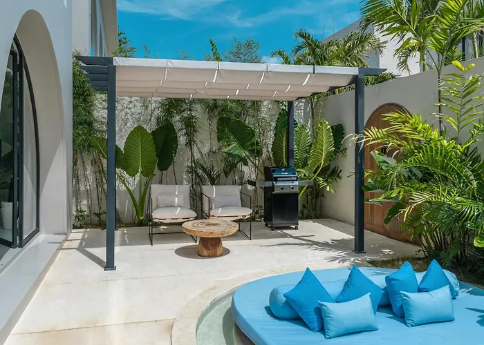 Padang Senang - Tropical Luxe 3br, Short Walk To The Villa *