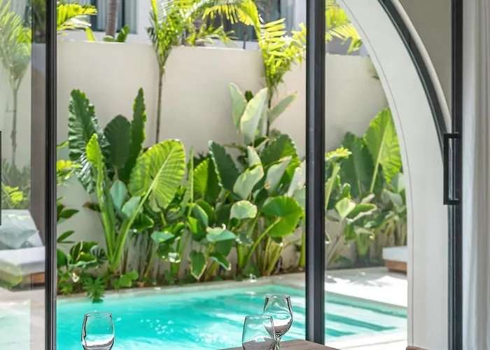 Villa Padang Senang - Tropical Luxe 3br, Short Walk To The *